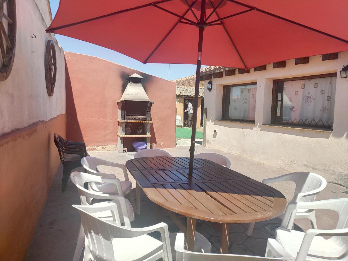 La Casa Del Abuelo Simon Guest House Fuente el Sauz Eksteriør bilde