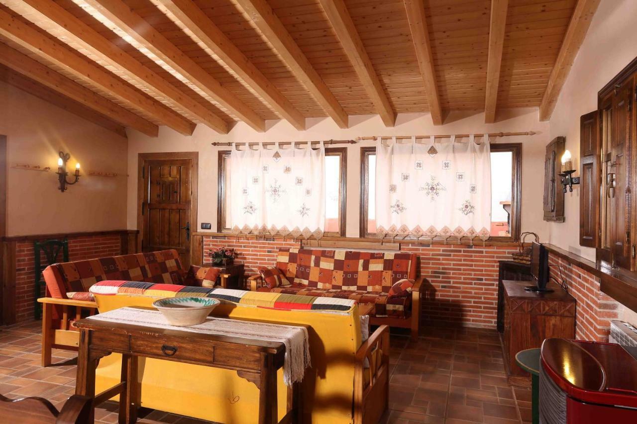 La Casa Del Abuelo Simon Guest House Fuente el Sauz Eksteriør bilde