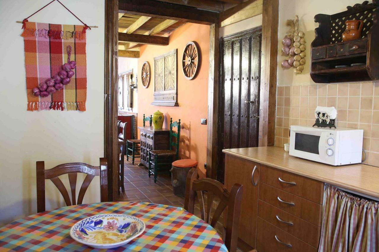 La Casa Del Abuelo Simon Guest House Fuente el Sauz Eksteriør bilde
