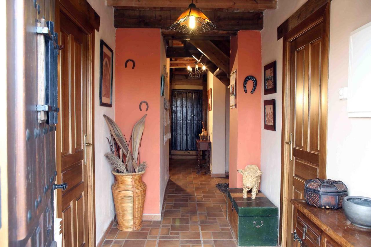 La Casa Del Abuelo Simon Guest House Fuente el Sauz Eksteriør bilde