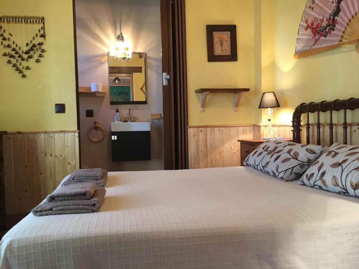 La Casa Del Abuelo Simon Guest House Fuente el Sauz Eksteriør bilde