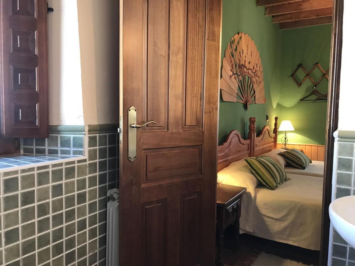 La Casa Del Abuelo Simon Guest House Fuente el Sauz Eksteriør bilde