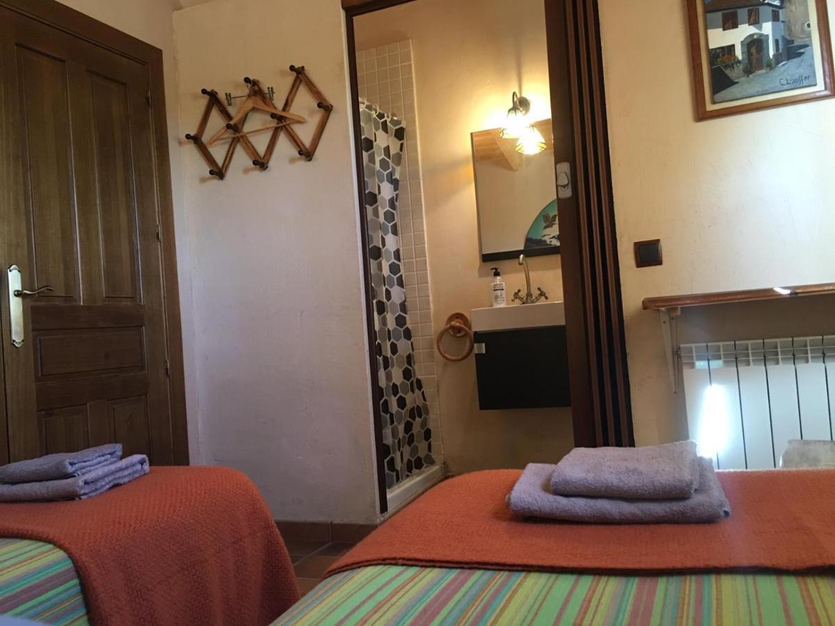 La Casa Del Abuelo Simon Guest House Fuente el Sauz Eksteriør bilde